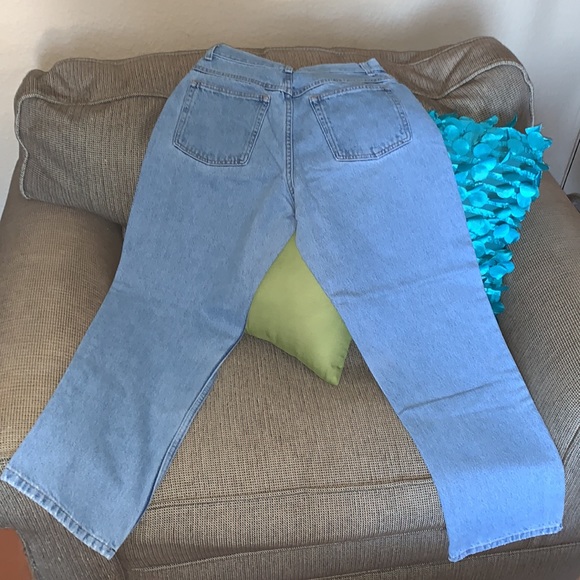 L L Bean Petite Light Wash Distressed Straight Leg Jean - Picture 2 of 10